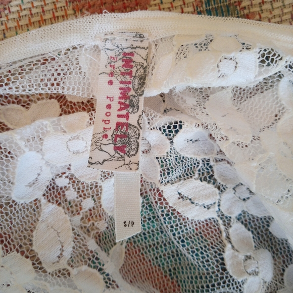 Intimately Free People white lace top size small - Picture 9 of 10